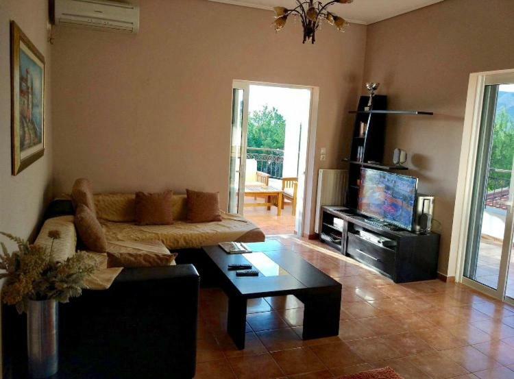 Relaxing Villa With Swimming Pool And Garden Agios Georgios  المظهر الخارجي الصورة