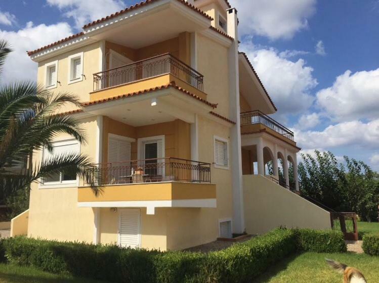Relaxing Villa With Swimming Pool And Garden Agios Georgios  المظهر الخارجي الصورة